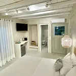 Moustakas Apartment Adamantas (Milos)