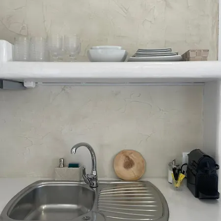 Moustakas * Adamantas (Milos)