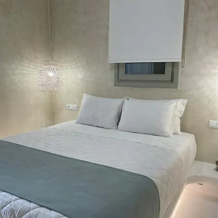 Moustakas * Adamantas (Milos)