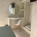 아파트 Moustakas *