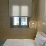 Moustakas 아파트 아다마스
