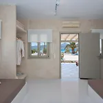 Moustakas Adamantas (Milos)