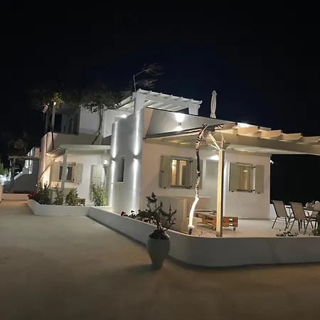 Moustakas * Adámasz