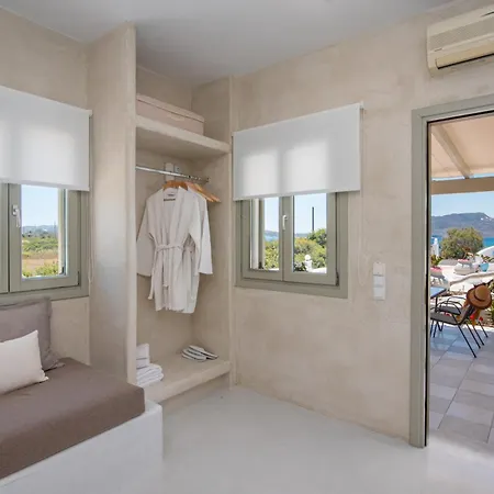 Moustakas * 阿达玛斯