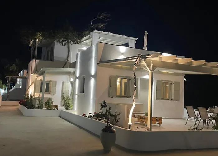 Moustakas * Adámasz